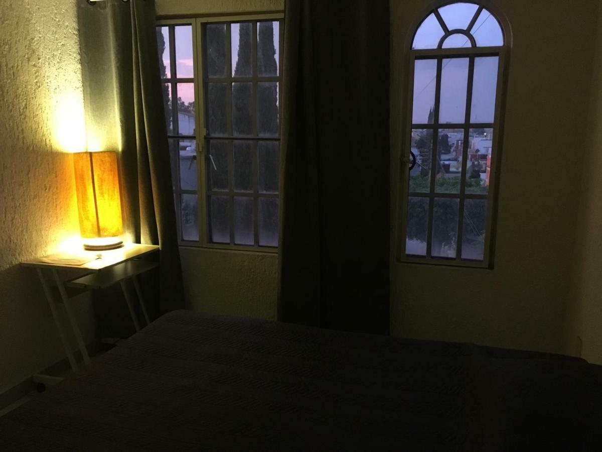 Casa Bravia - Hostal Para Mujeres Гвадалахара Екстер'єр фото